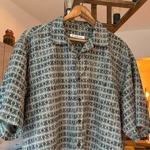 very cool patterned shirt